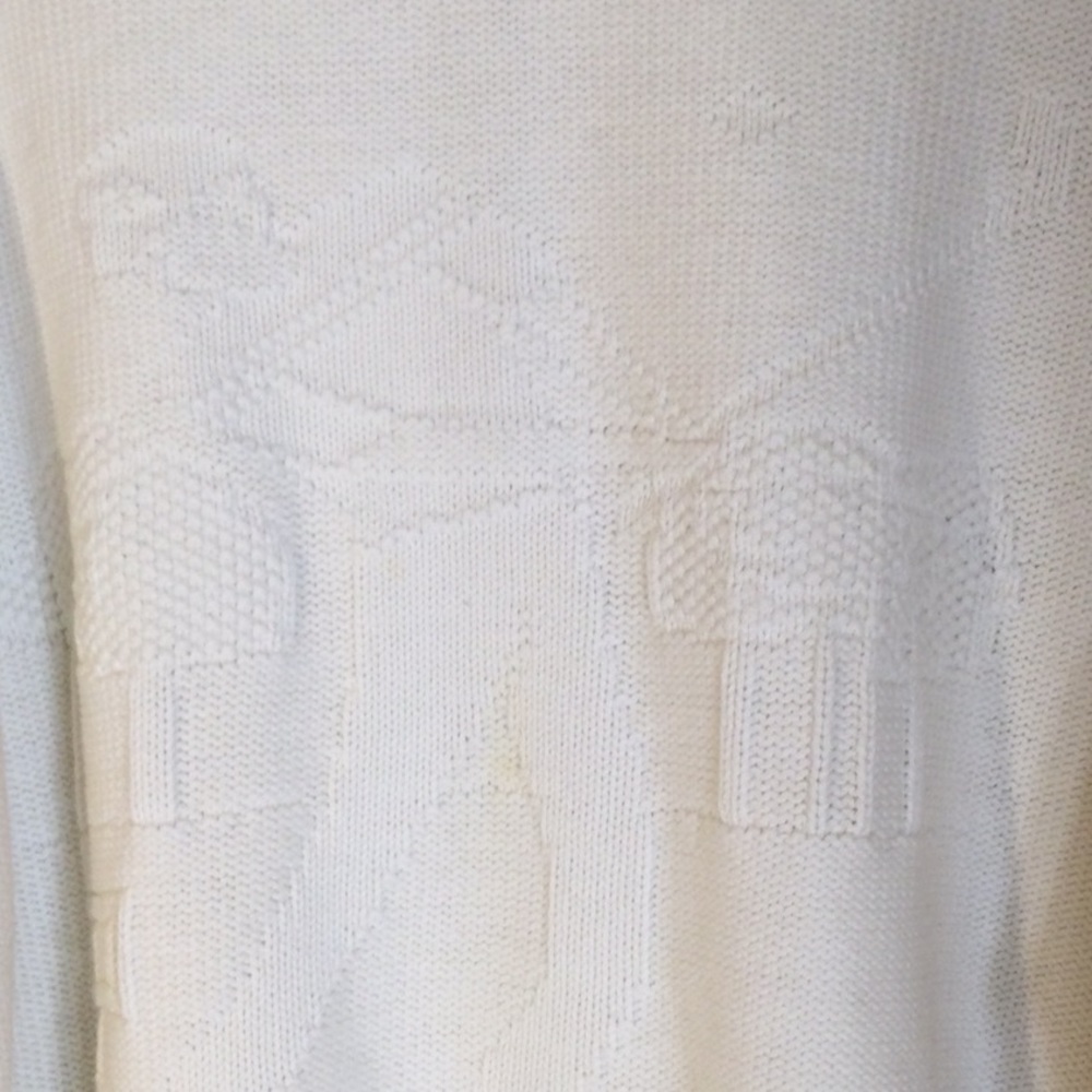 Eddie Bauer White 100% Cotton Knit Sweater with raise image of golfer - Picture 2 of 11